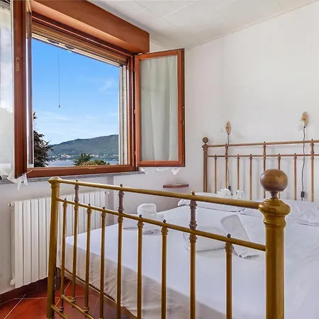 Casa Malpensata: View Garden House - Happy Apartment