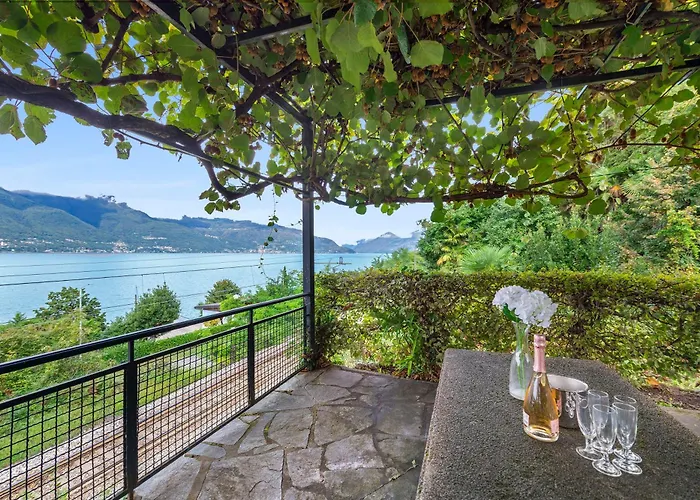 Casa Malpensata - Happy Apartament Porto Valtravaglia